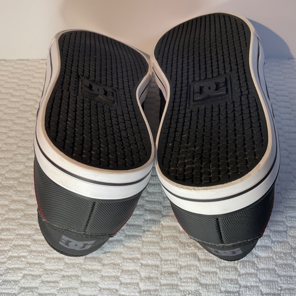 DC Leather Skateboard Shoe Black and Red Youth Size 5 - Picture 10 of 11